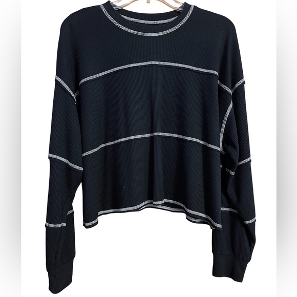 Hollister Black Striped Cropped Long Sleeve Size M - Picture 1 of 3